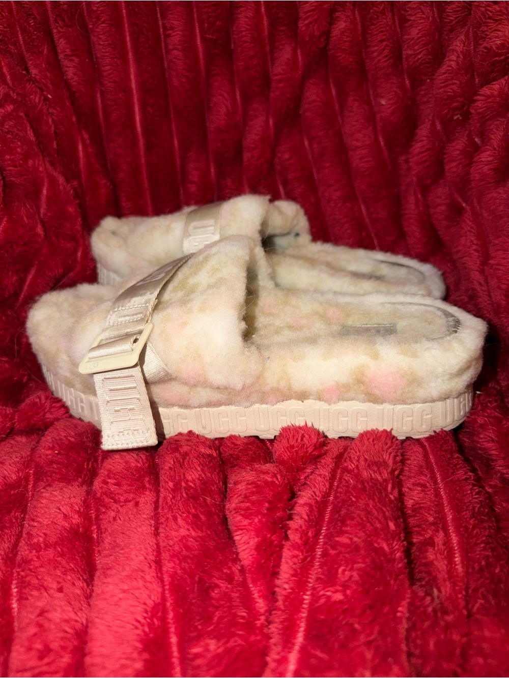 UGG FLUFFLITA PANTHER PRINT PLATFORM SLIDES SLIPPERS SIZE 8.